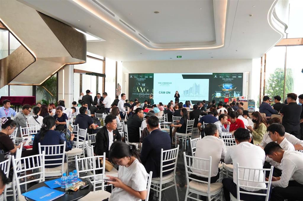 Căn studio tầng đẹp 1,49 tỷ tt 15% 250tr, hỗ trợ lãi đến khi nhận nhà