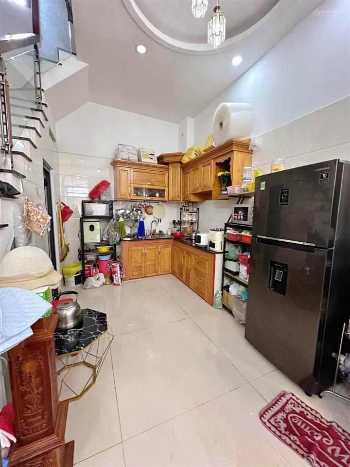 Bán nr 4pn, 4wc, 40m2 tại hương lộ 2, giá 4,8 tỷ, đẹp nhiều tiện ích