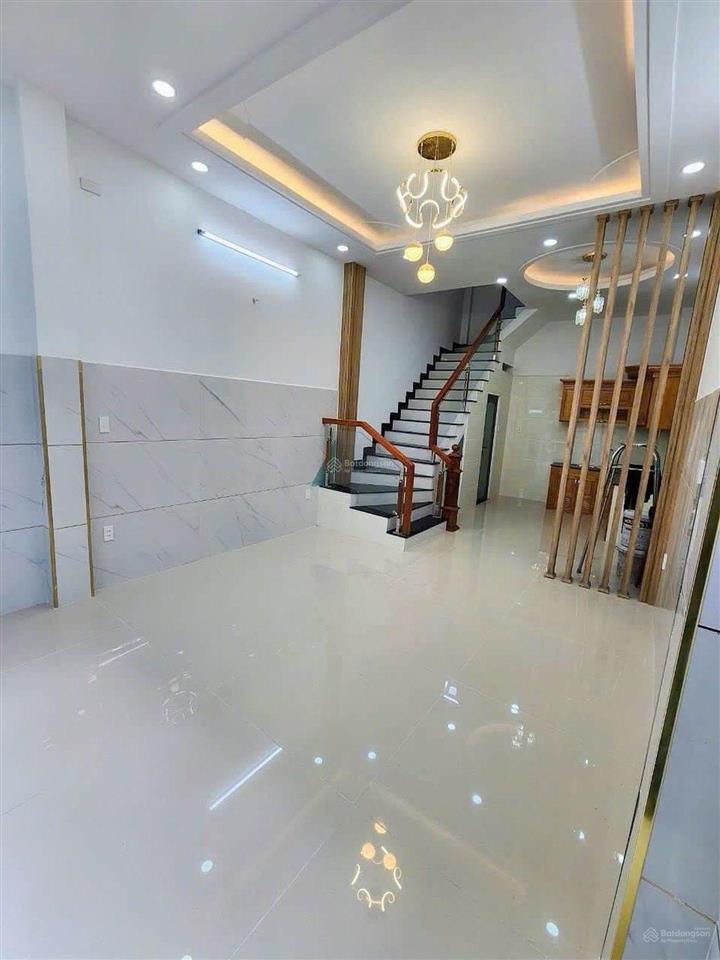 Bán nr 4pn, 4wc, 40m2 tại hương lộ 2, giá 4,8 tỷ, đẹp nhiều tiện ích