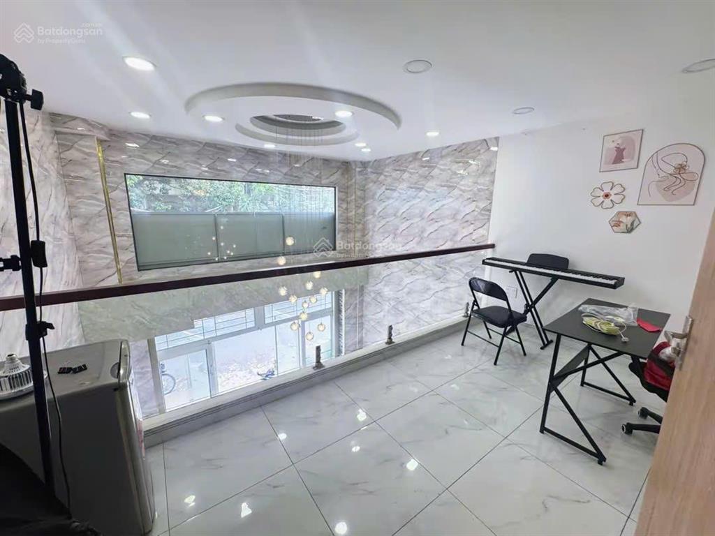 Cho thuê nhà trọ đường bàu cát  quận tân bình  giá 26,5 triệu/tháng  0905 594 ***