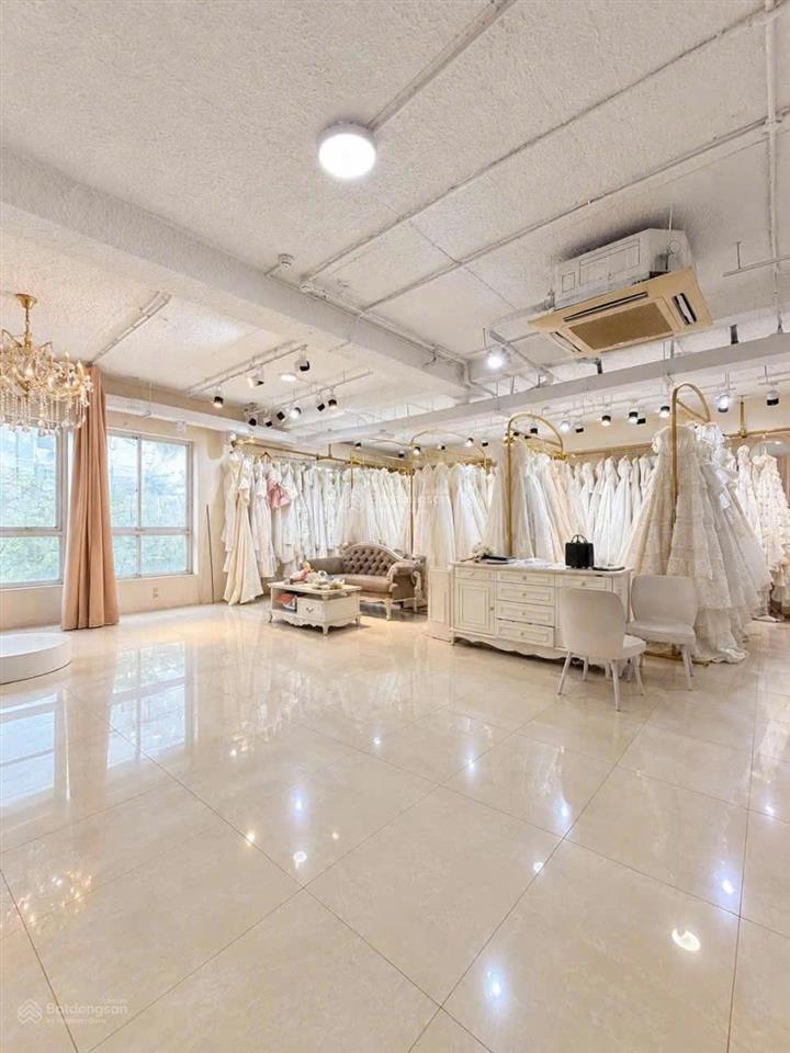 Cho thuê mặt tiền kinh doanh 10x18 giá 130 triệu / tháng 0905 594 ***
xxphan đăng lưu, q.phú nhuận