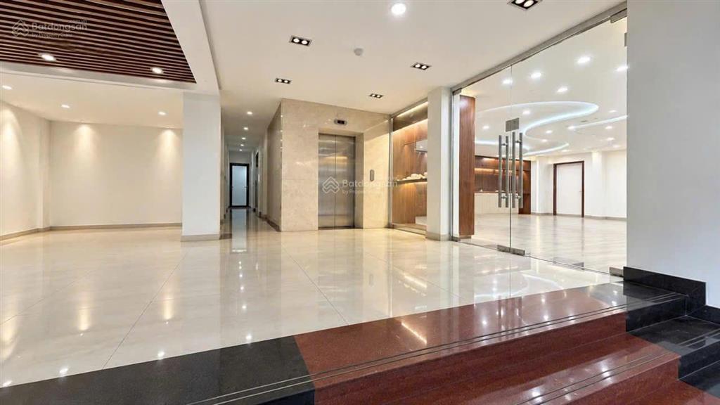Cho thuê mặt tiền kinh doanh 10x18 giá 130 triệu / tháng 0905 594 ***
xxphan đăng lưu, q.phú nhuận