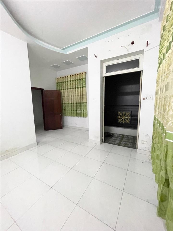 Bình tân  bán nhà 84.** tây lân, 3 tầng đường 8m chỉ 2,6 tỷ tl