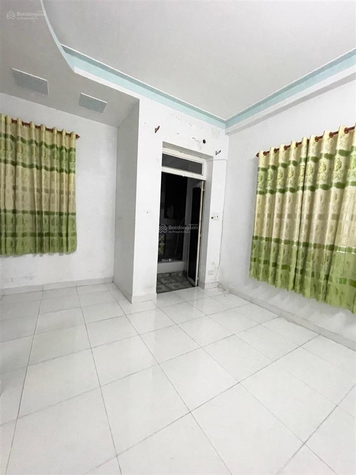 Bình tân  bán nhà 84.** tây lân, 3 tầng đường 8m chỉ 2,6 tỷ tl