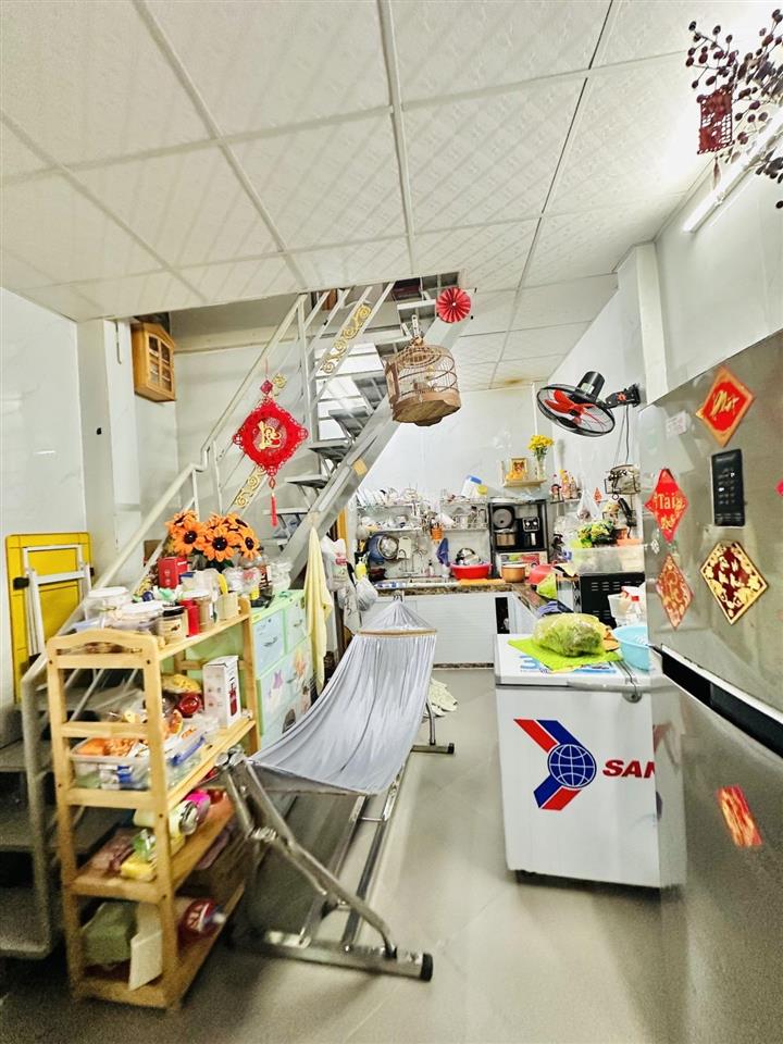 Quận tân phú  nhà 2 tầng trần quang cơ giảm 200 triệu giá mới chỉ 3,3 tỷ