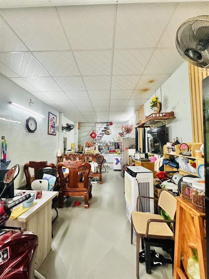 Quận tân phú  nhà 2 tầng trần quang cơ giảm 200 triệu giá mới chỉ 3,3 tỷ