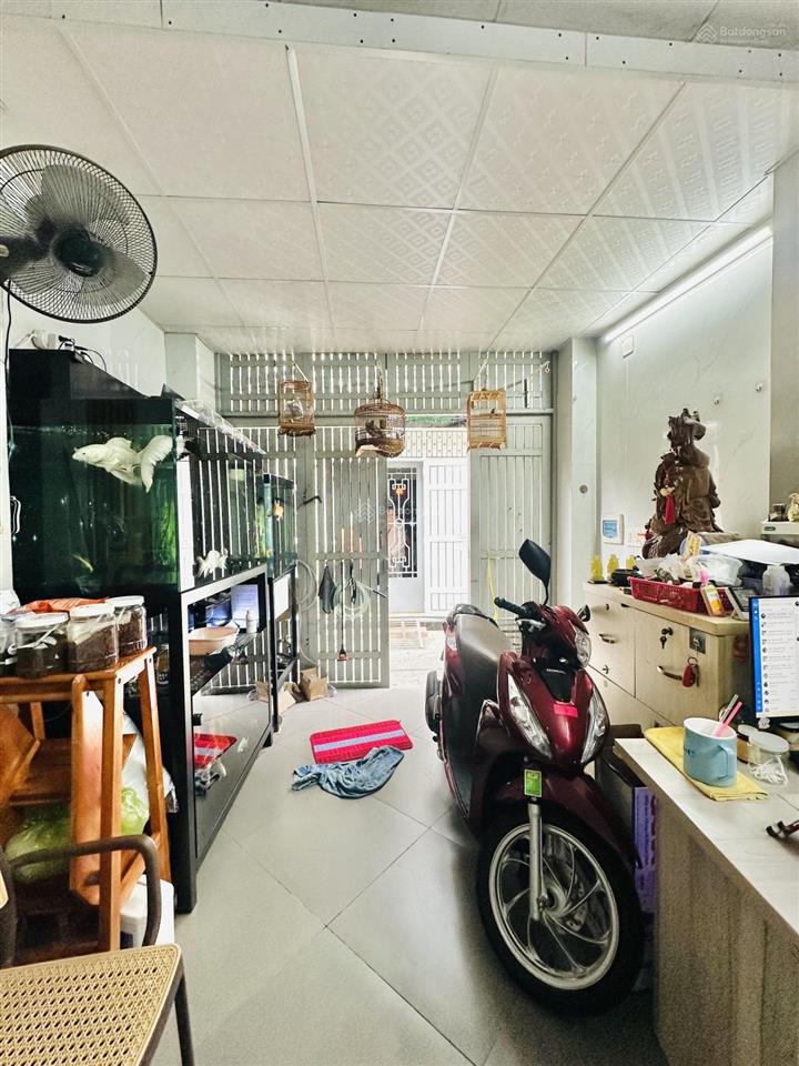 Quận tân phú  nhà 2 tầng trần quang cơ giảm 200 triệu giá mới chỉ 3,3 tỷ