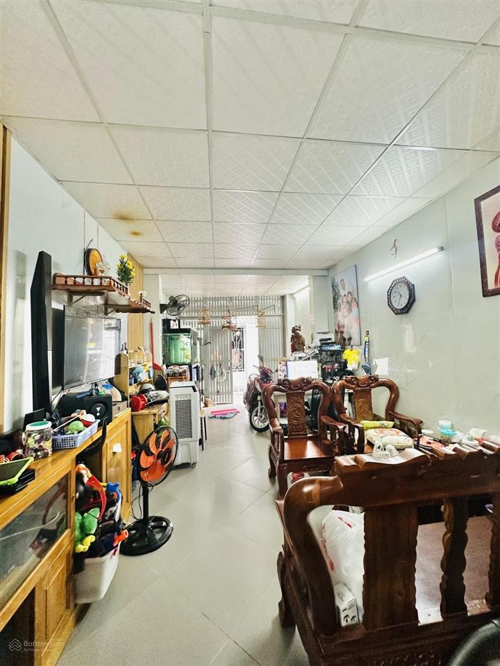 Quận tân phú  nhà 2 tầng trần quang cơ giảm 200 triệu giá mới chỉ 3,3 tỷ