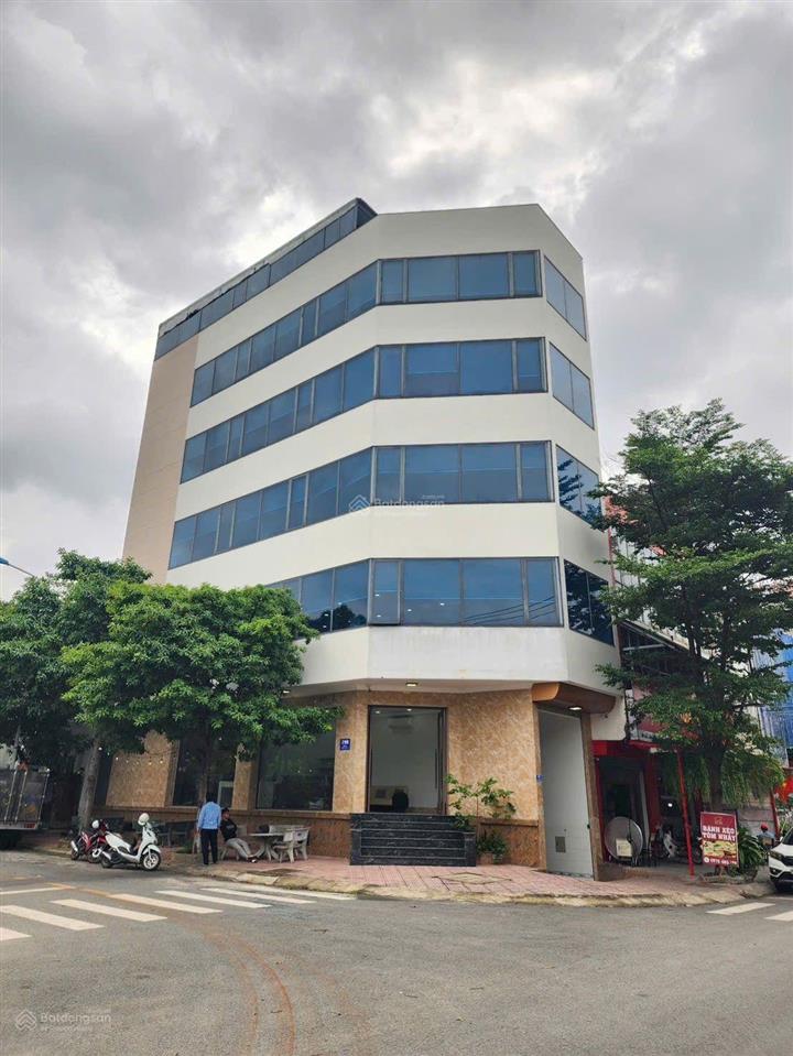 Chủ giảm từ 22 tỷ còn 19 tỷ bán tòa nhà go dĩ an, p. đông hòa, tp. dĩ an. dt 116,9m2