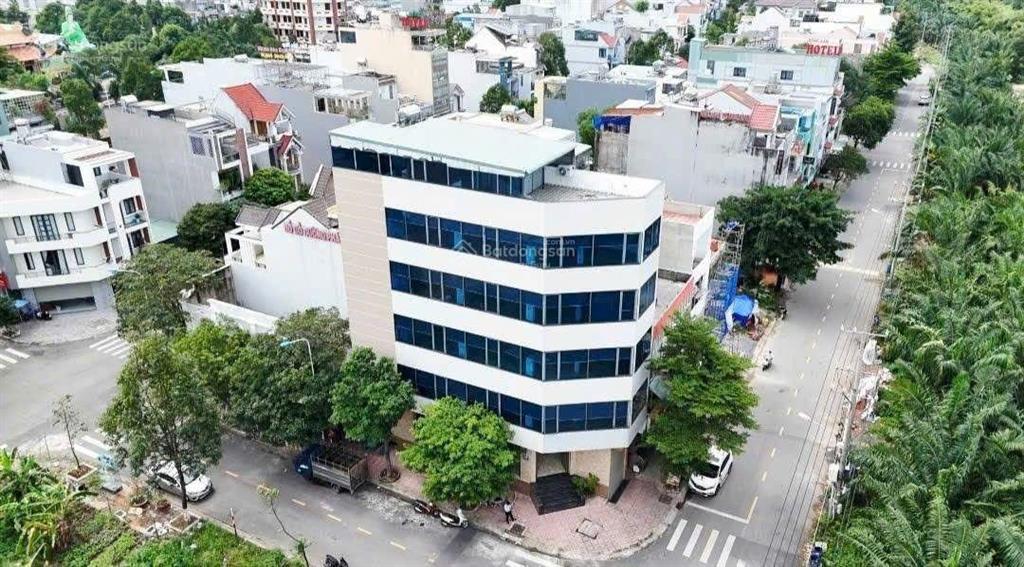 Chủ giảm từ 22 tỷ còn 19 tỷ bán tòa nhà go dĩ an, p. đông hòa, tp. dĩ an. dt 116,9m2