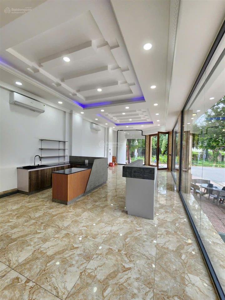 Chủ giảm từ 22 tỷ còn 19 tỷ bán tòa nhà go dĩ an, p. đông hòa, tp. dĩ an. dt 116,9m2