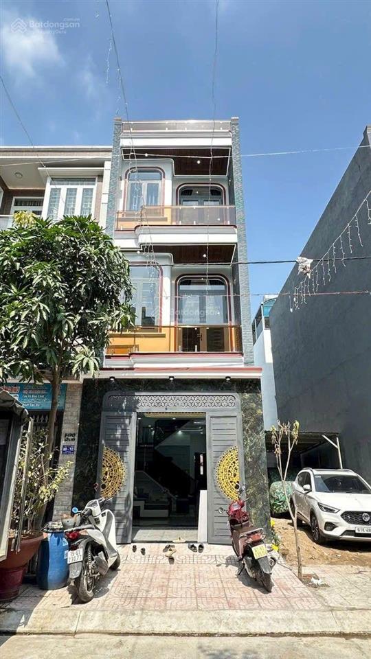 Nhà 1 trệt 2 lầu kdc phú mỹ hiệp dĩ an. vị trí đẹp đường thông  giá 4ty990