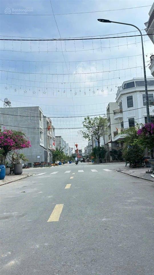 Nhà 1 trệt 2 lầu kdc phú mỹ hiệp dĩ an. vị trí đẹp đường thông  giá 4ty990