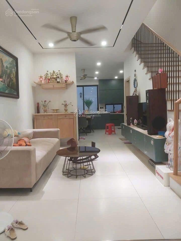 Nhà đẹp đường gs2 đông hòa dĩ an nhà 1 trệt 3 lầu ,dt 81m ,hoàn công vị trí đường quãng trường xanh