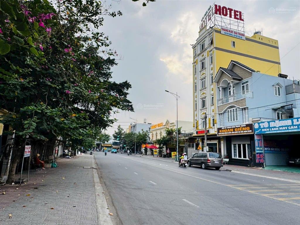 15ty400bán gấp khách sạn 16 phòng vip dĩ an mặt tiền hai bà trưng ngang 6.2m cao 6 tầng