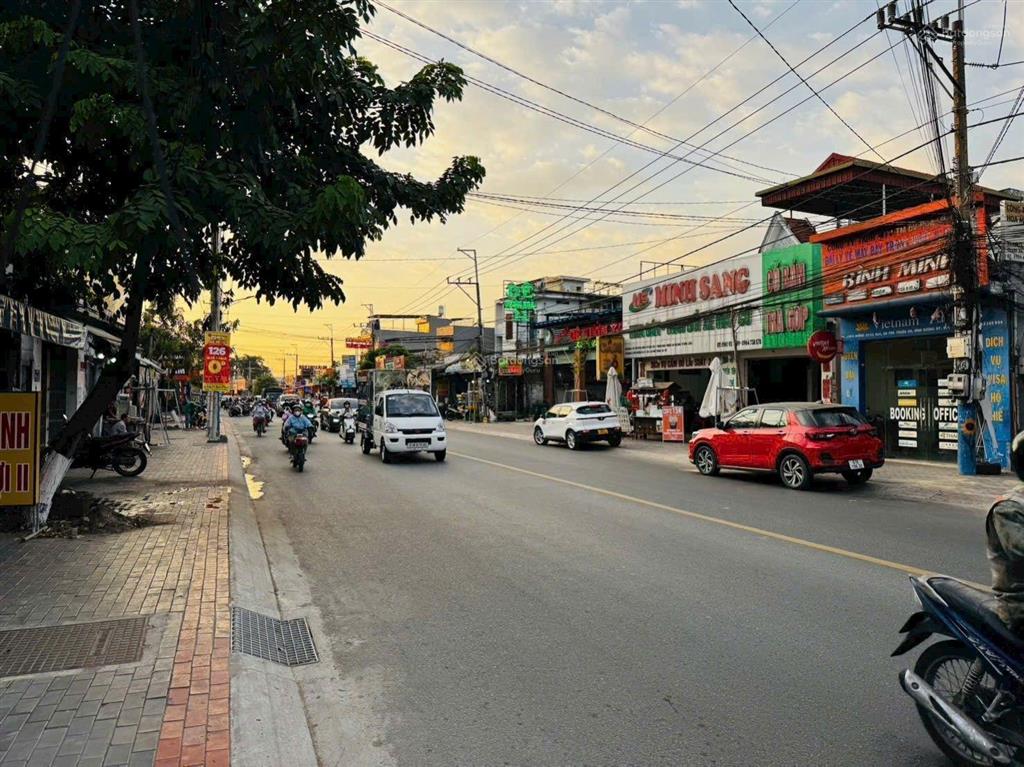 15ty400bán gấp khách sạn 16 phòng vip dĩ an mặt tiền hai bà trưng ngang 6.2m cao 6 tầng