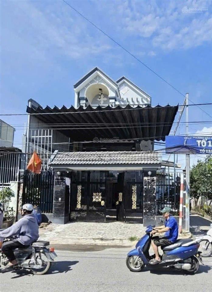 Bán nhà biệt thự mặt tiền đuờng kinh doanh cây da tân đông hiệp dĩ an. góc 2 mt kinh doanh đa ngành
