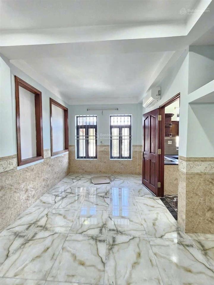 Bán nhà biệt thự mặt tiền đuờng kinh doanh cây da tân đông hiệp dĩ an. góc 2 mt kinh doanh đa ngành