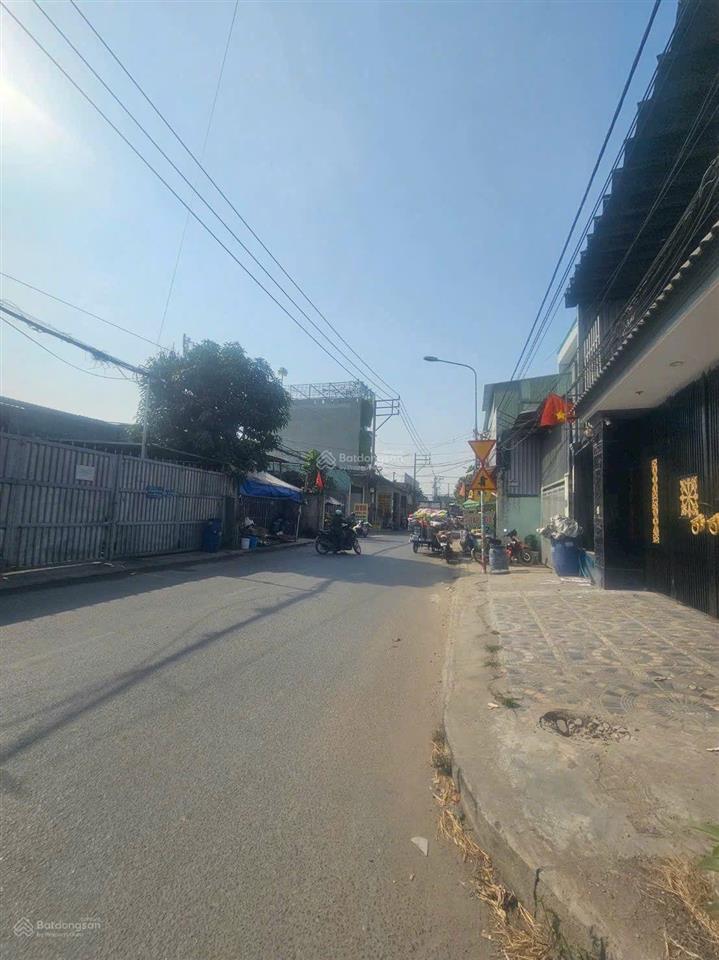 Bán nhà biệt thự mặt tiền đuờng kinh doanh cây da tân đông hiệp dĩ an. góc 2 mt kinh doanh đa ngành