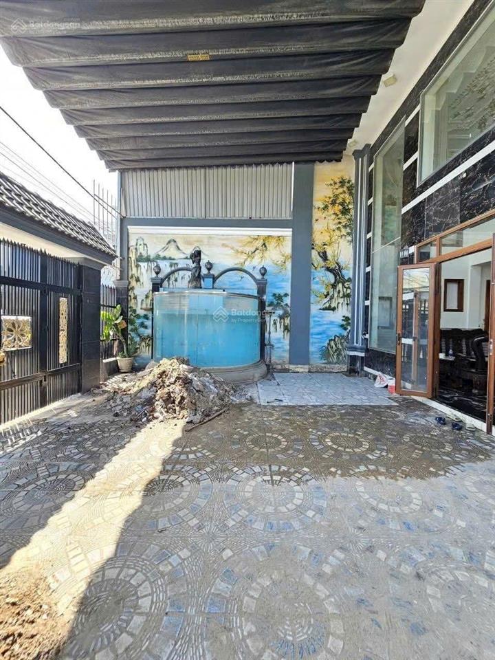 Bán nhà biệt thự mặt tiền đuờng kinh doanh cây da tân đông hiệp dĩ an. góc 2 mt kinh doanh đa ngành