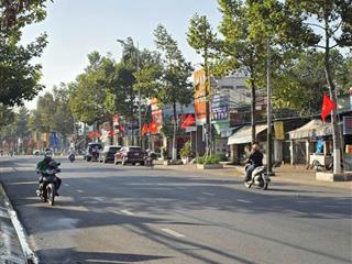 Cần bán tòa nhà mặt tiền đường lê hồng phong dĩ an 60 triệu/tháng