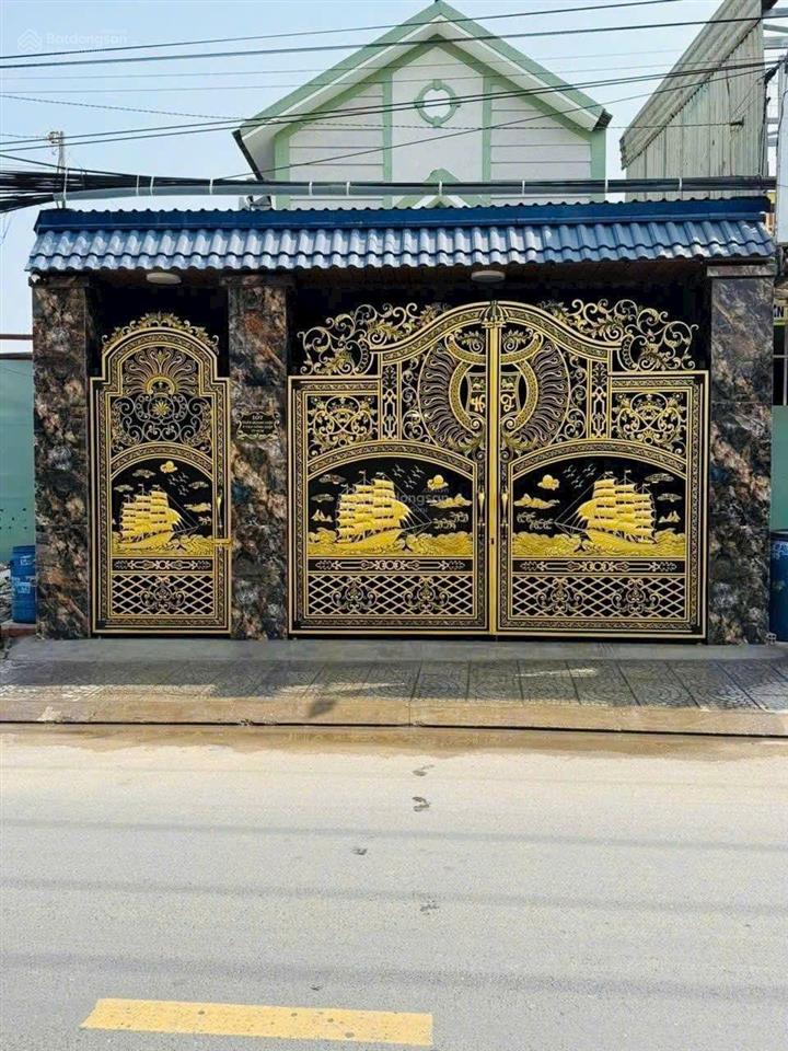 Bán khẩn cấp  nhà mặt tiền chợ đường trần quang diệu, dĩ an (gần ngã 6 an phú) giá bán 8tỷ 050tr