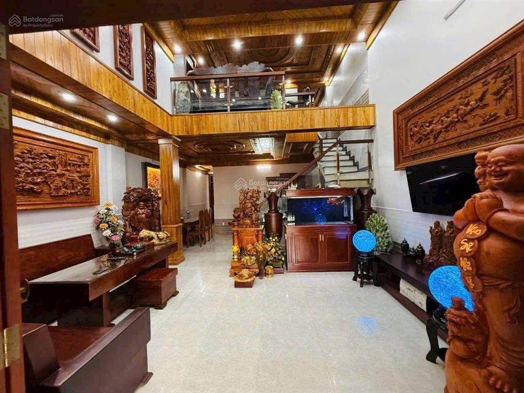 Bán khẩn cấp  nhà mặt tiền chợ đường trần quang diệu, dĩ an (gần ngã 6 an phú) giá bán 8tỷ 050tr