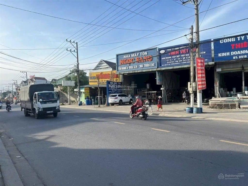 Bán nhà mặt tiền đuờng lê thị trung kinh doanh sầm uất an phú thuận an. dt 124m nhà 1trệt 3lầu