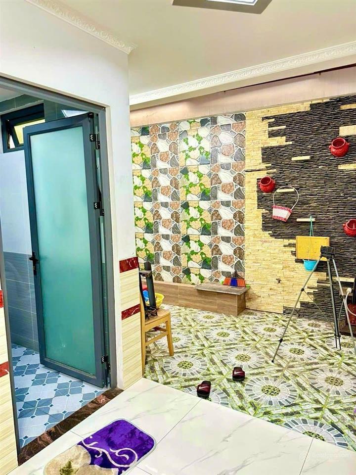 Bán nhà mặt tiền đuờng lê thị trung kinh doanh sầm uất an phú thuận an. dt 124m nhà 1trệt 3lầu