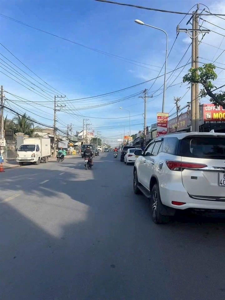 Bán nhà mặt tiền đuờng lê thị trung kinh doanh sầm uất an phú thuận an. dt 124m nhà 1trệt 3lầu