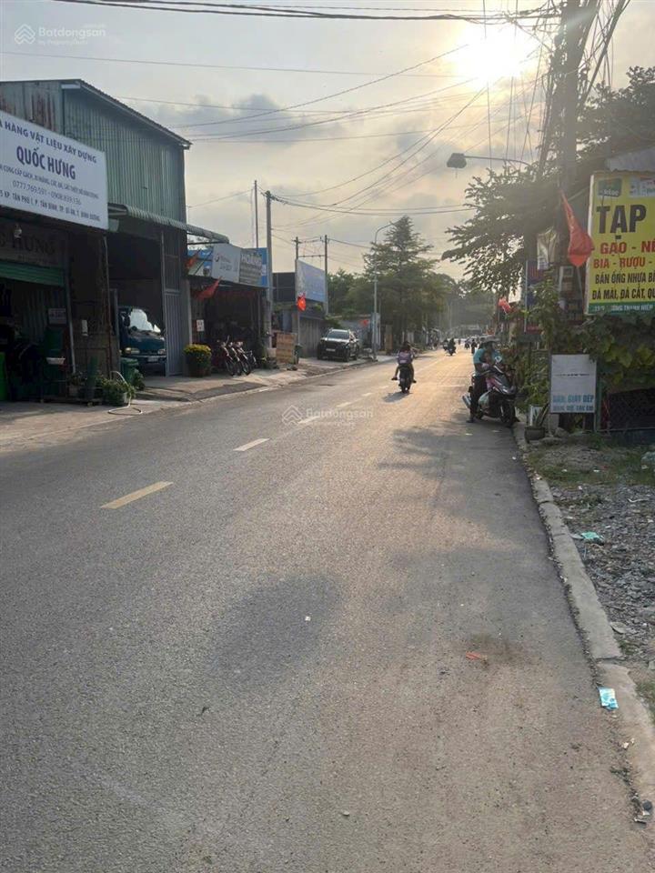 Bán nhà 1 trệt 3 lầu mặt tiền đường đông tác tân đông hiệp dĩ an. nhà đang hoàn thiện giá 7tỷ 450
