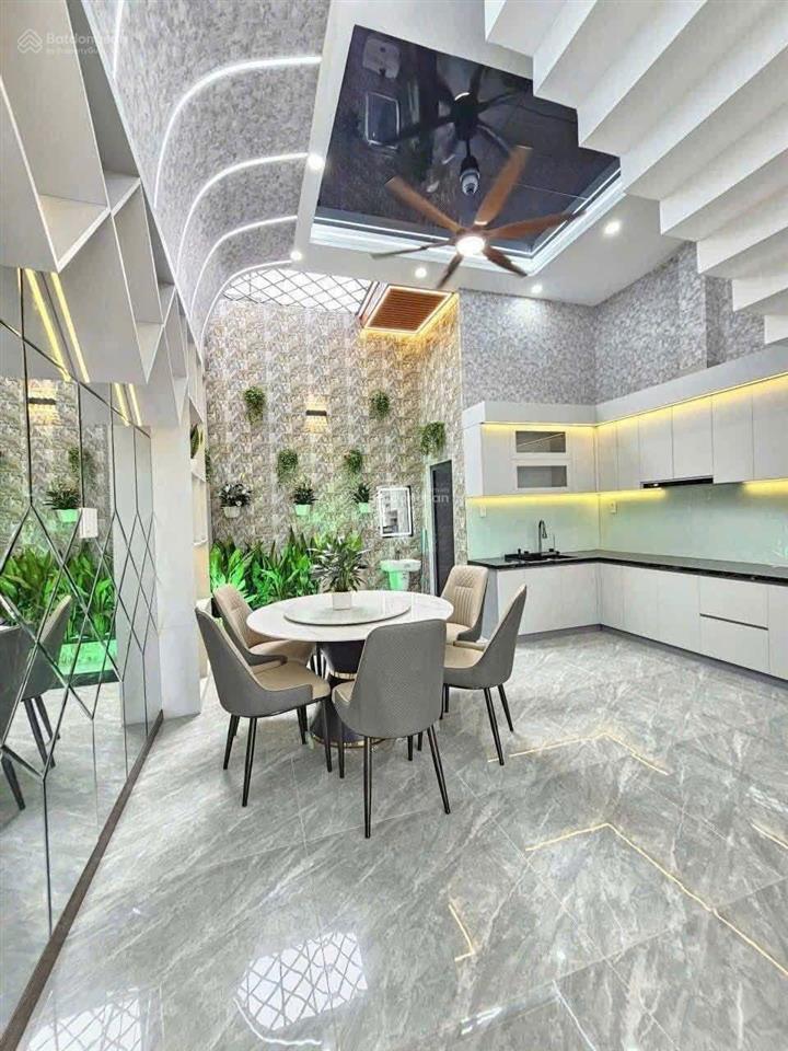 Bán nhà tân đông hiệp đẹp dĩ an * hcm nhà thiết kế hiện đại, 4 phòng ngủ + 1 phòng thờ + 5 wc