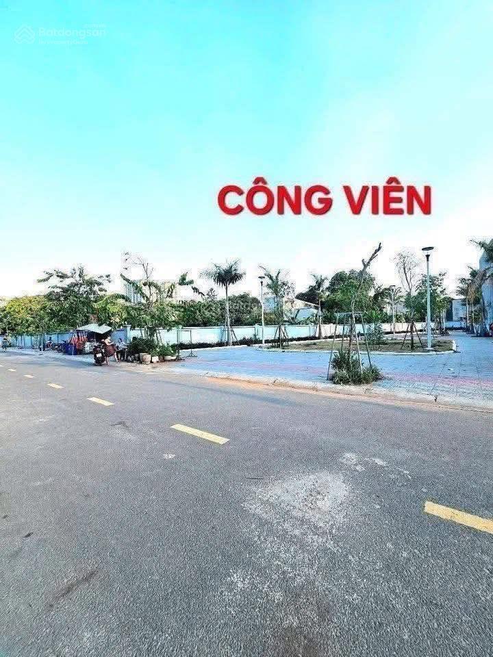 8tỷ450. bán nhà đối diện công viên gần go dĩ an. khu tái định cư đông hòa c . dĩ an dt 66,2m2