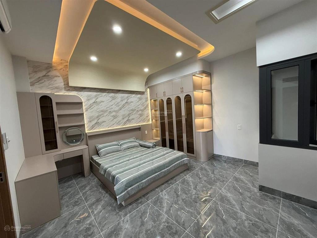 8tỷ450. bán nhà đối diện công viên gần go dĩ an. khu tái định cư đông hòa c . dĩ an dt 66,2m2