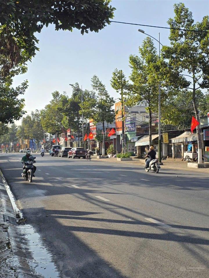 Bán nhà đường lê hồng phong dĩ an. vị trí ngã ba cây đẹp. đang cho thuê. đối diện trường h