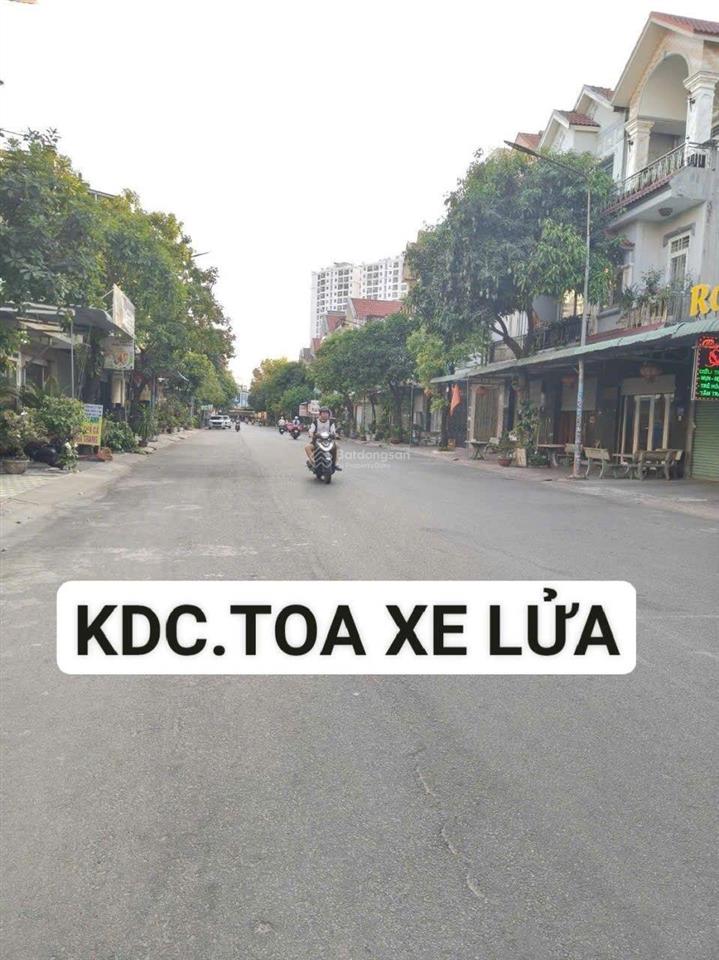 Bán nhà kdc toa xe lửa lý thường kiệt phường dĩ an, tp dĩ an, bình dương.
dt 72m, thổ cư 
