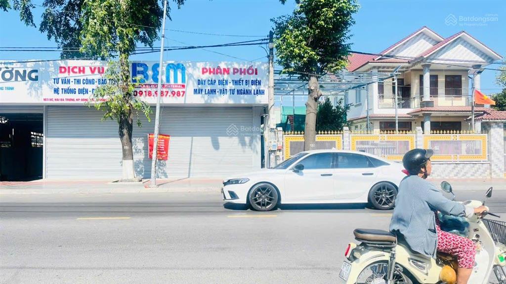 Chuyển nhượng lô đất mặt tiền đuờng hai bà trưng dĩ an. dt 911m
giá bán 31tỷ  0398
