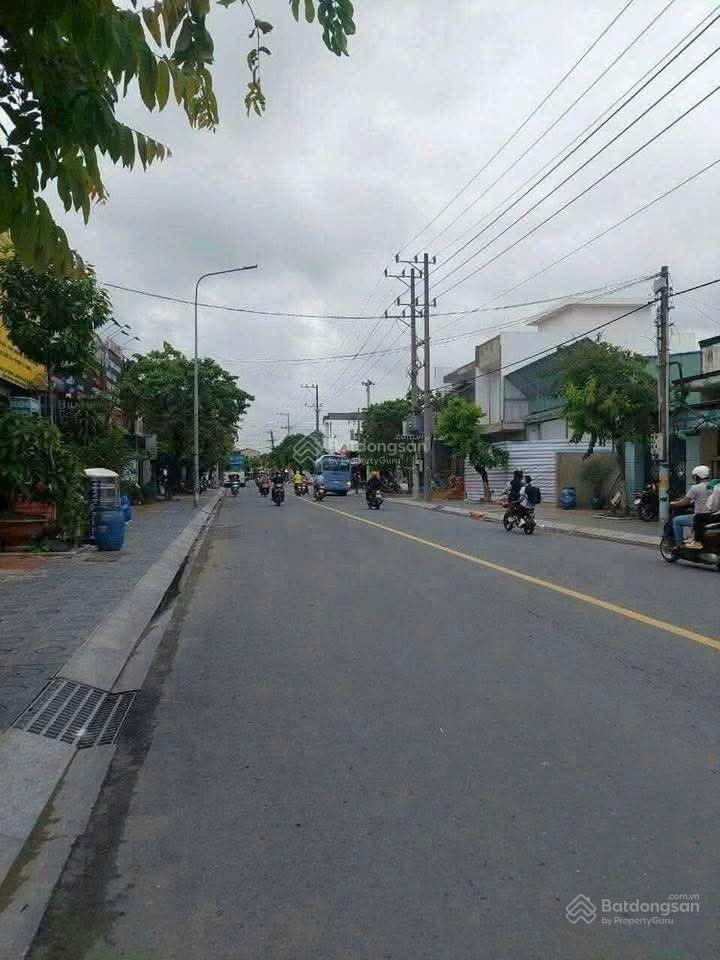 Mặt tiền đg hai bà trưng  gần big c  cung đường kinh doanh cực vip
dt 7.3 * 22 = 155m2 shr tc 112