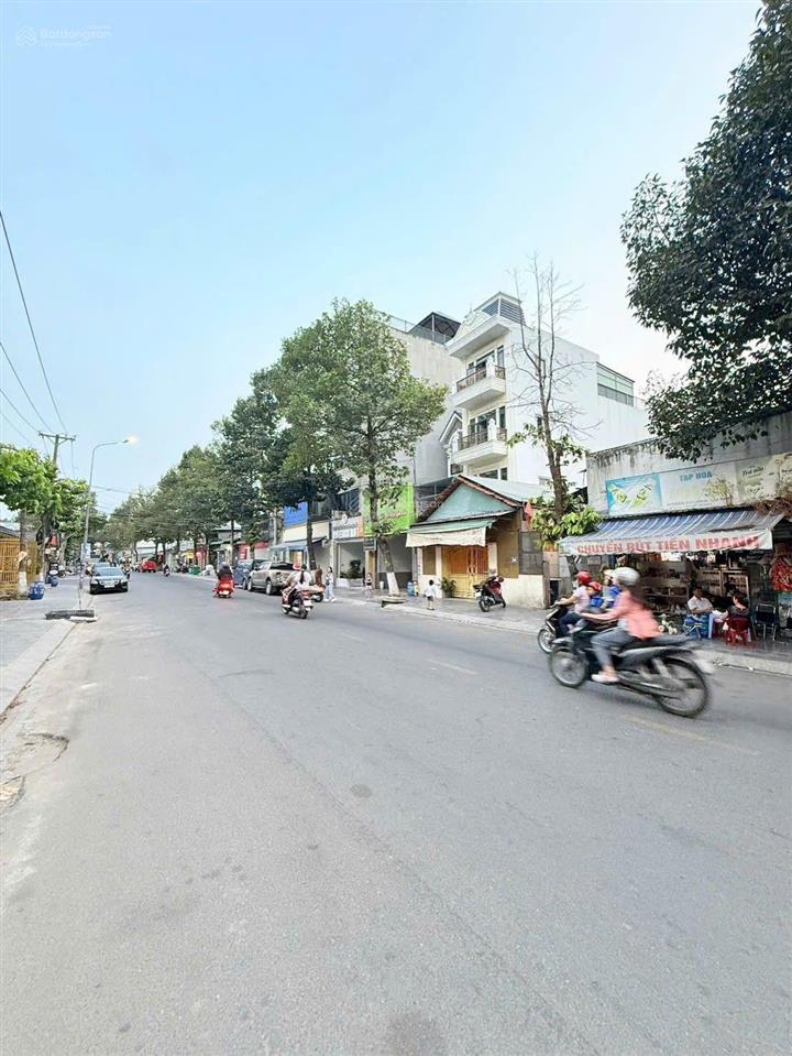 Nhà phố 4 tầng lầu mặt tiền đường võ thị sáu, đông hoà  dĩ an dt 105m2 (4,5x23m) hoàn công đầ