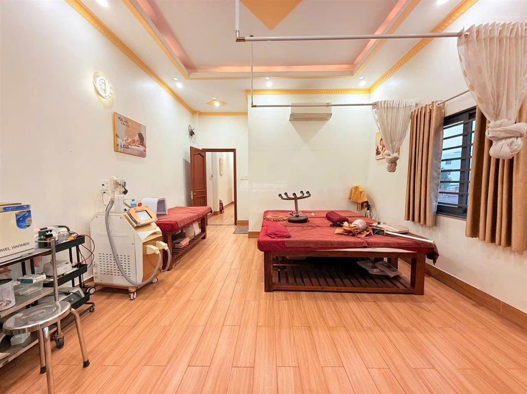 Nhà phố 4 tầng lầu mặt tiền đường võ thị sáu, đông hoà  dĩ an dt 105m2 (4,5x23m) hoàn công đầ