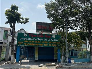 Bán đất tặng nhà mặt tiền võ thị sáu.
hàng hiếm.kiếm đâu ra .
dt 340m ngang 7m thổ cư 200m