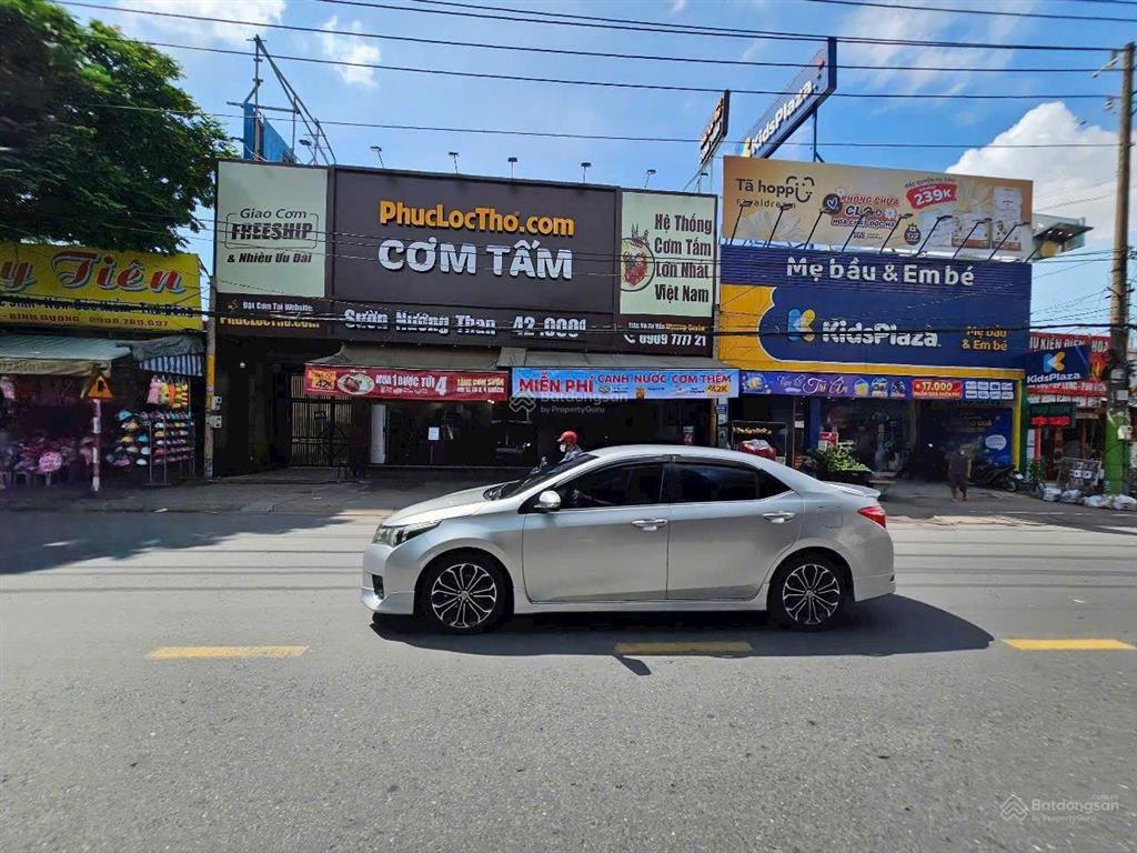 Bán nhà mặt tiền đường nguyễn trãi, phường dĩ an, tp dĩ an. nhà 35 tỷ5 tl 550m (ngang 10m).