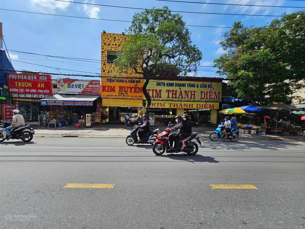Bán nhà mặt tiền đường nguyễn trãi, phường dĩ an, tp dĩ an. nhà 35 tỷ5 tl 550m (ngang 10m).
