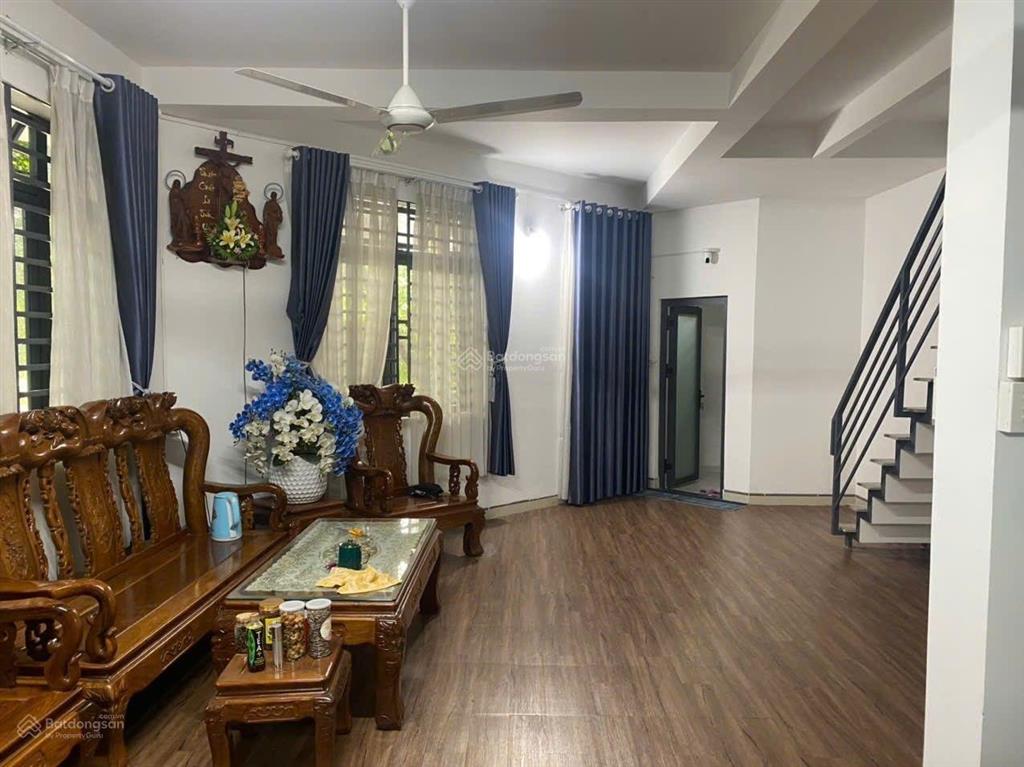 . giá tuyệt chủng . bán gấp giá bán trong tuần bán nhà góc hai mặt tiền rẻ nhất khu trung