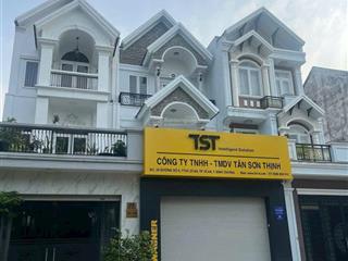 Nhà 3 tầng hoàn công
trung tâm hành chính dĩ an
100m ngang 5mx20
vị trí đẹp gần vietcombank
giá ngộ