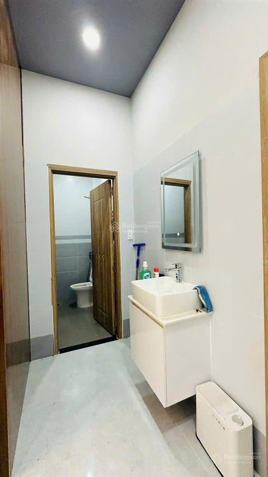 Nhà mặt đường đông tác gần sân vận động dĩ an giá 6 tỷ490 còn thương lượng. hỗ trợ va