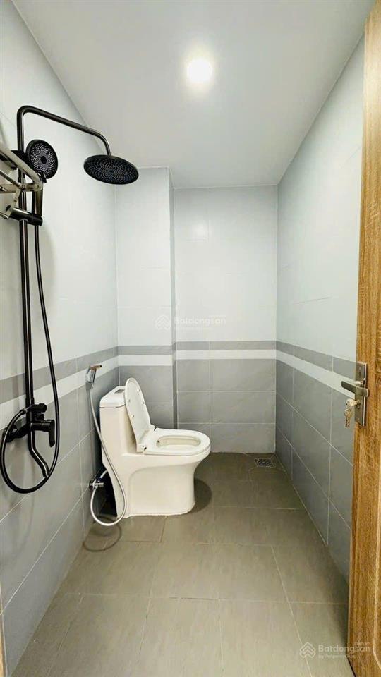 Nhà mặt đường đông tác gần sân vận động dĩ an giá 6 tỷ490 còn thương lượng. hỗ trợ va
