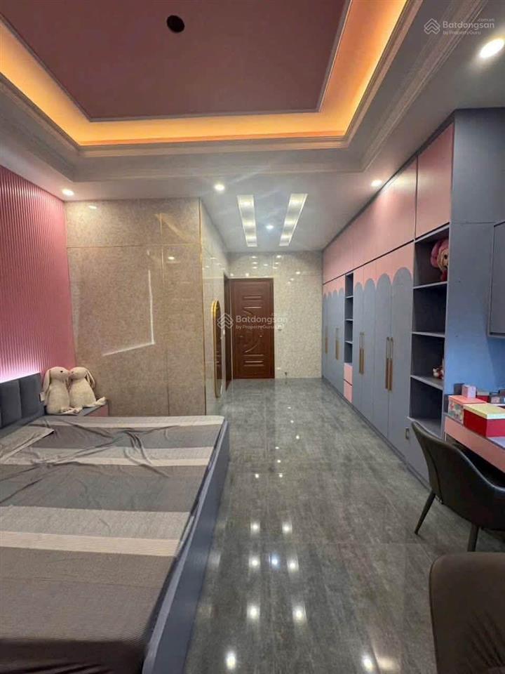 Ngộp bán nhà 1 trệt 2 lầu sân trước rộng khu bệnh viện 1.500 giường thủ dầu một bình dương