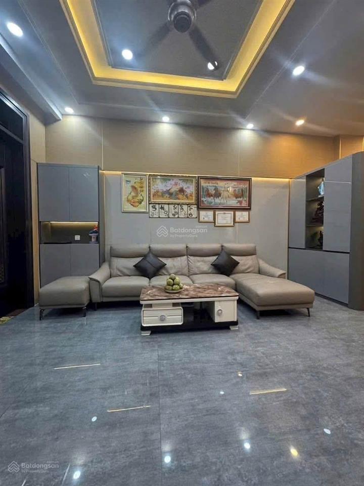 Ngộp bán nhà 1 trệt 2 lầu sân trước rộng khu bệnh viện 1.500 giường thủ dầu một bình dương