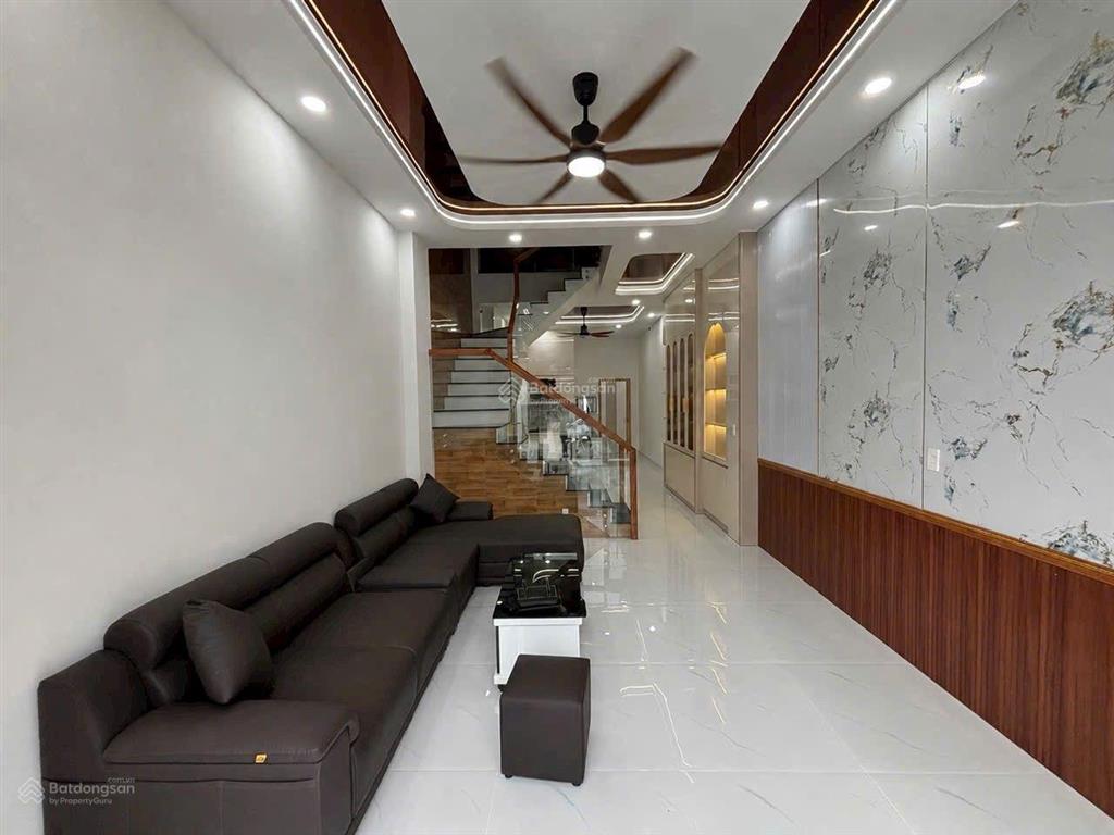 Bán nhà đông hòa 3 tầng mặt tiền kinh doanh gần go dĩ an. diện tích 4m x 25m = 100,4m2
